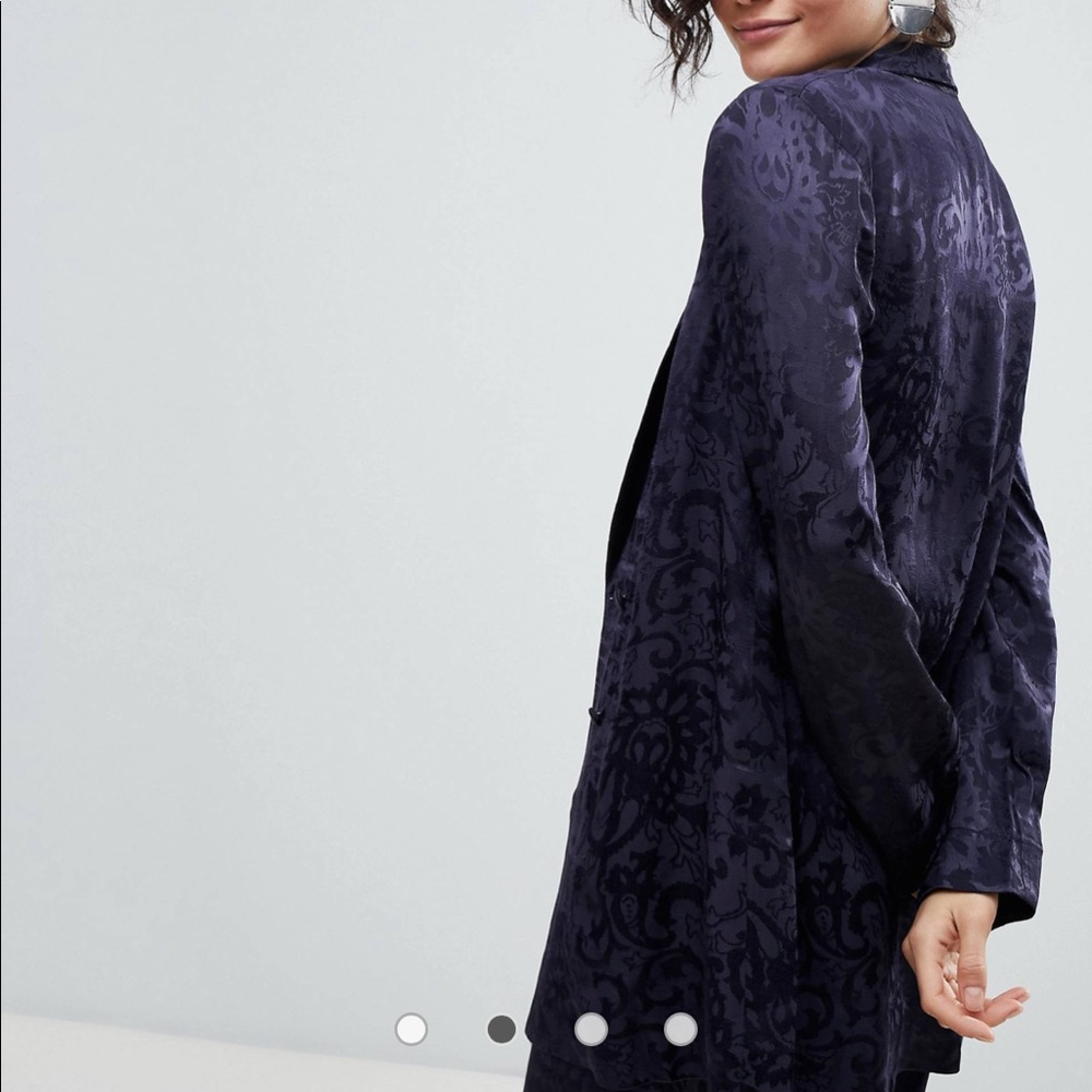 Beautiful soft blazer - Picture 2 of 7
